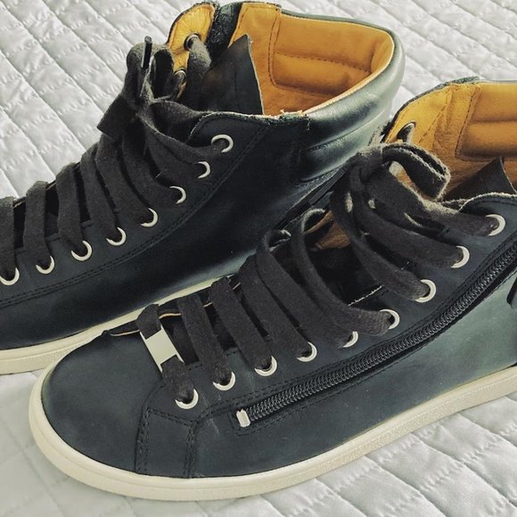 UGG men shoes/ black/ size 11 - Picture 1 of 8